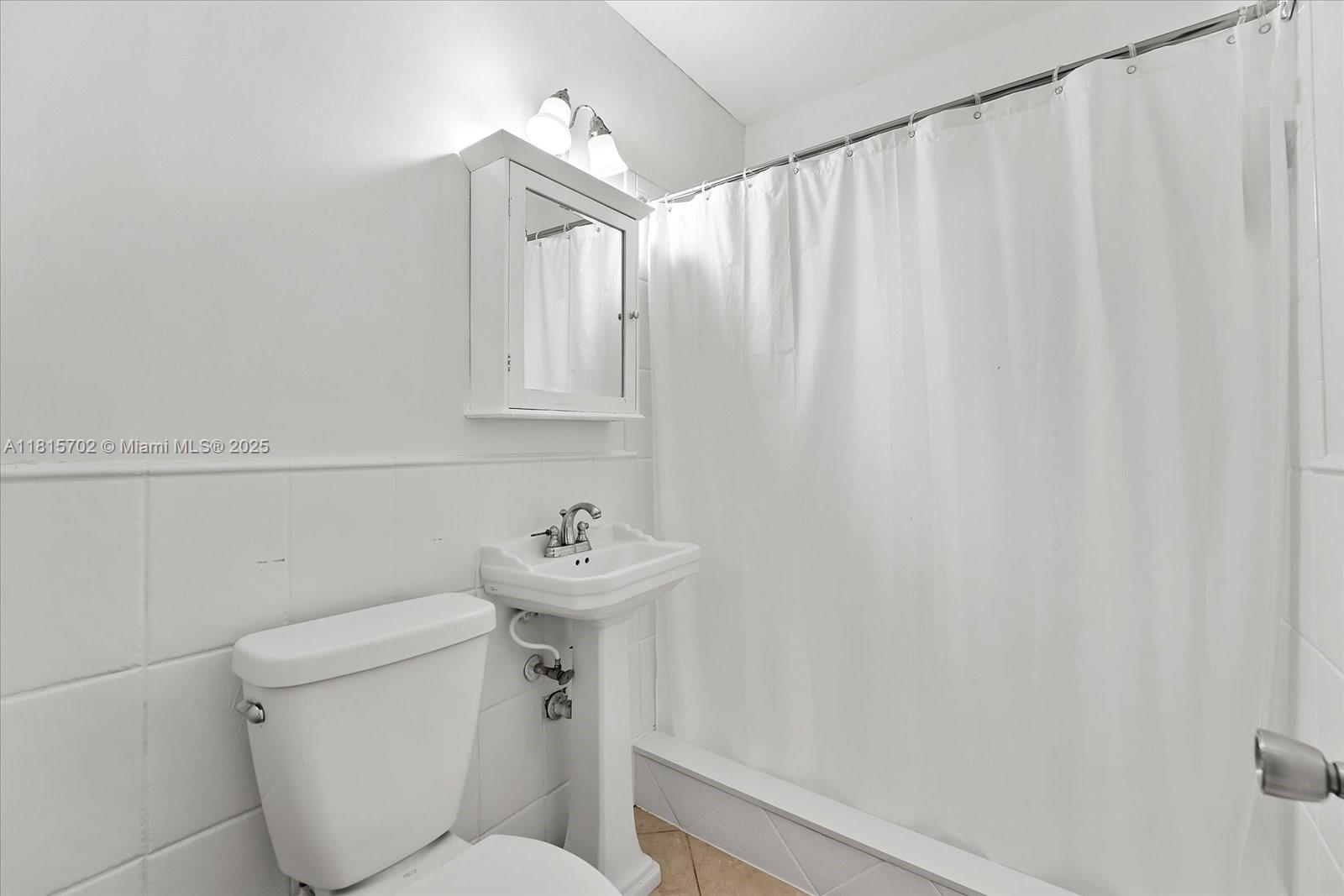 7512 Mutiny Ave North Bay Village, FL 33141