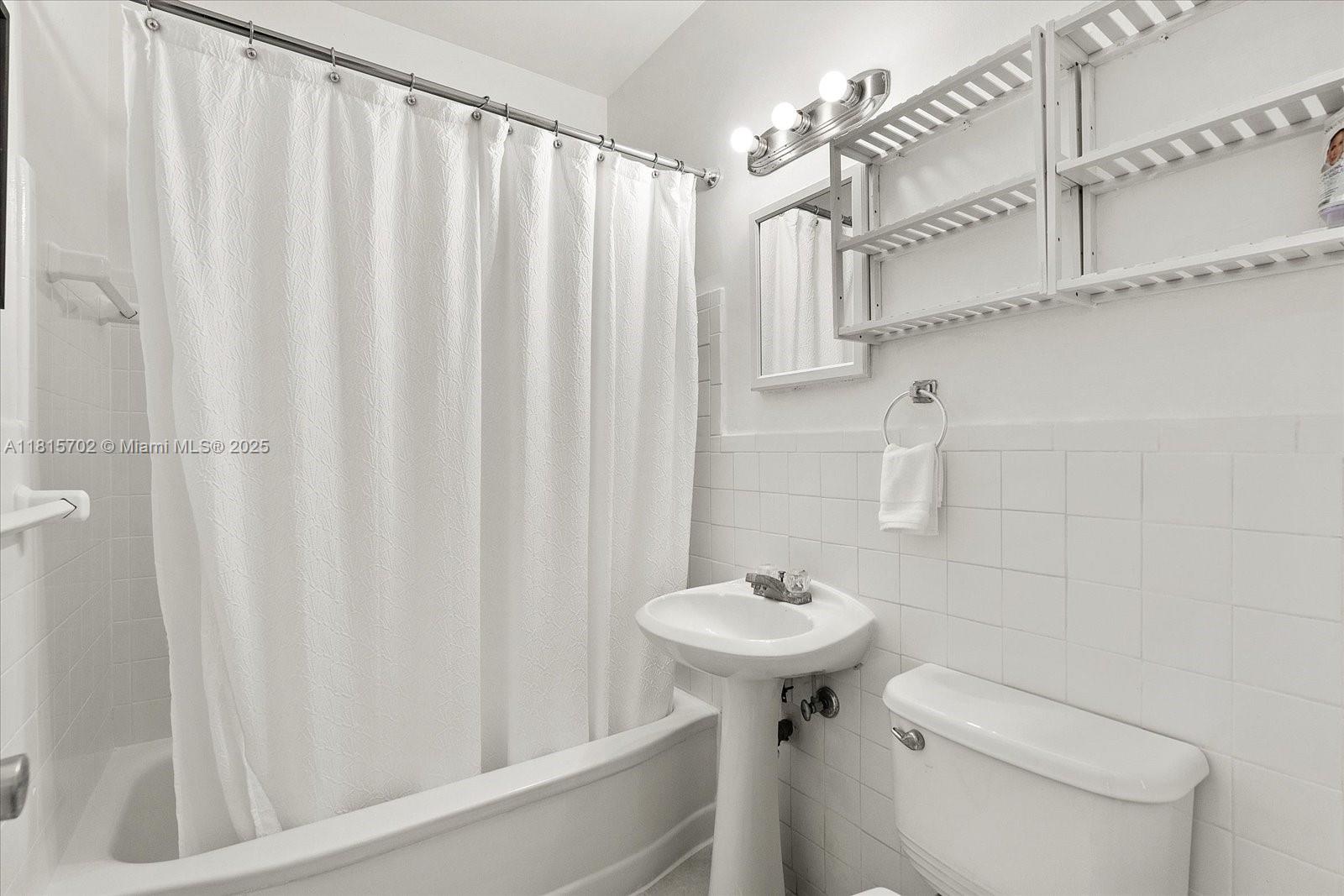 7512 Mutiny Ave North Bay Village, FL 33141