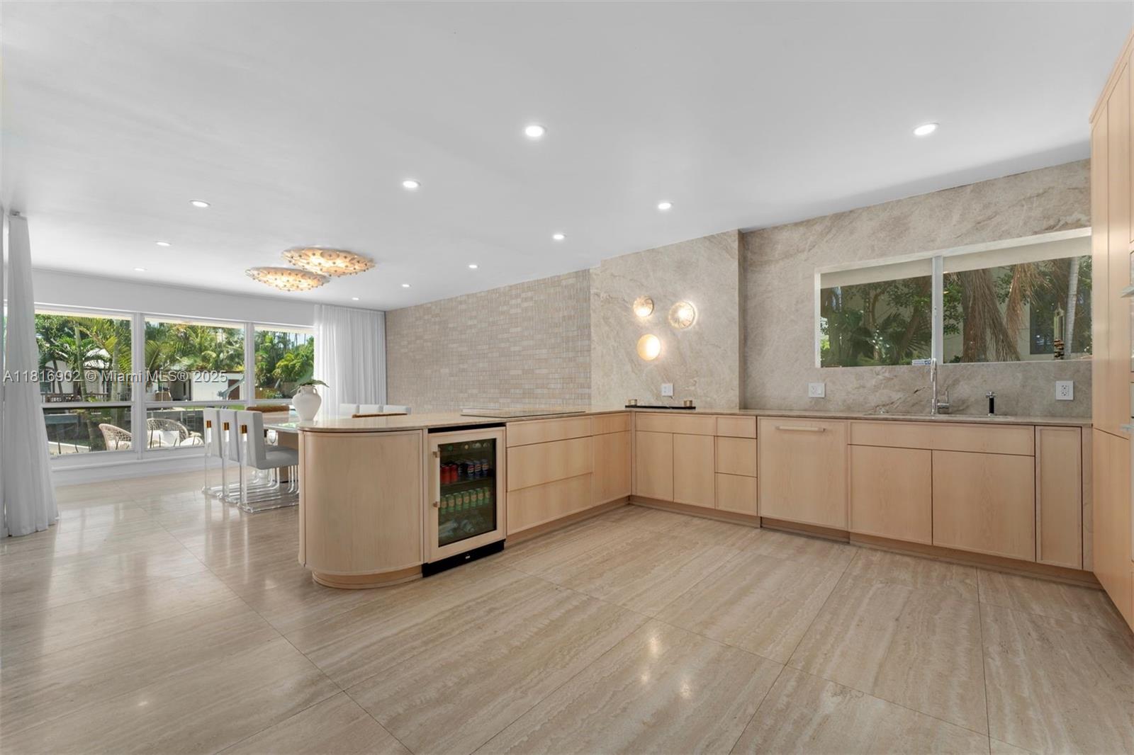 1250 NE 87th St Miami, FL 33138