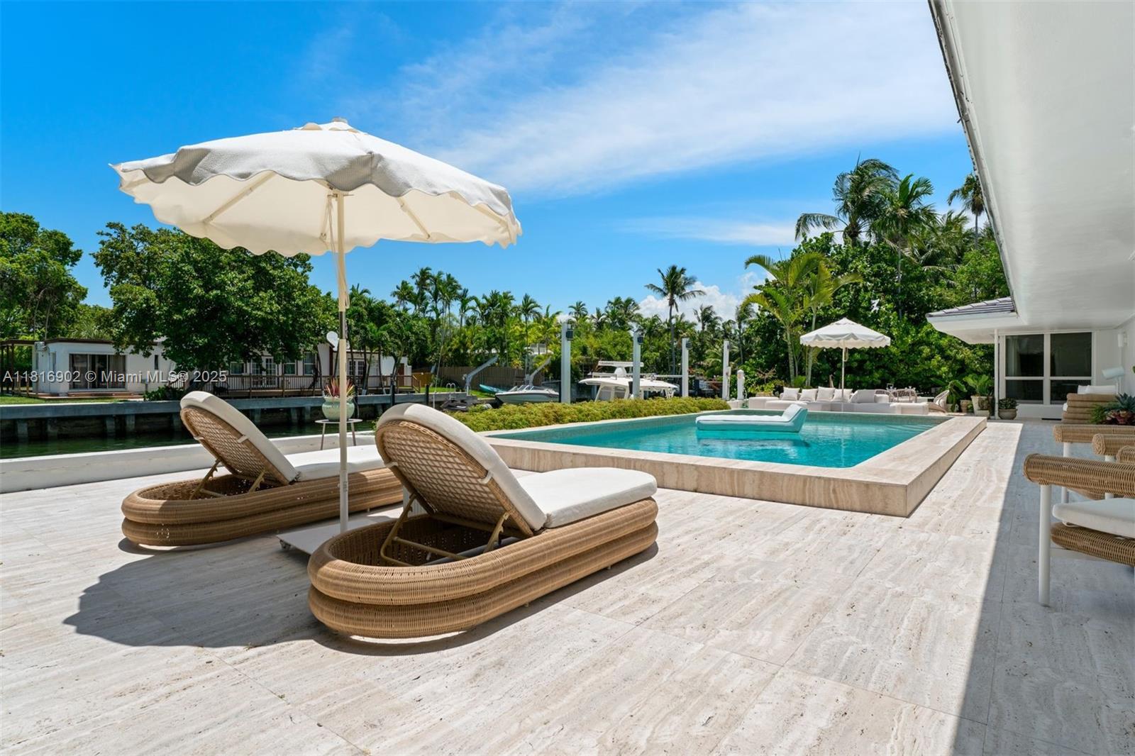 1250 NE 87th St Miami, FL 33138