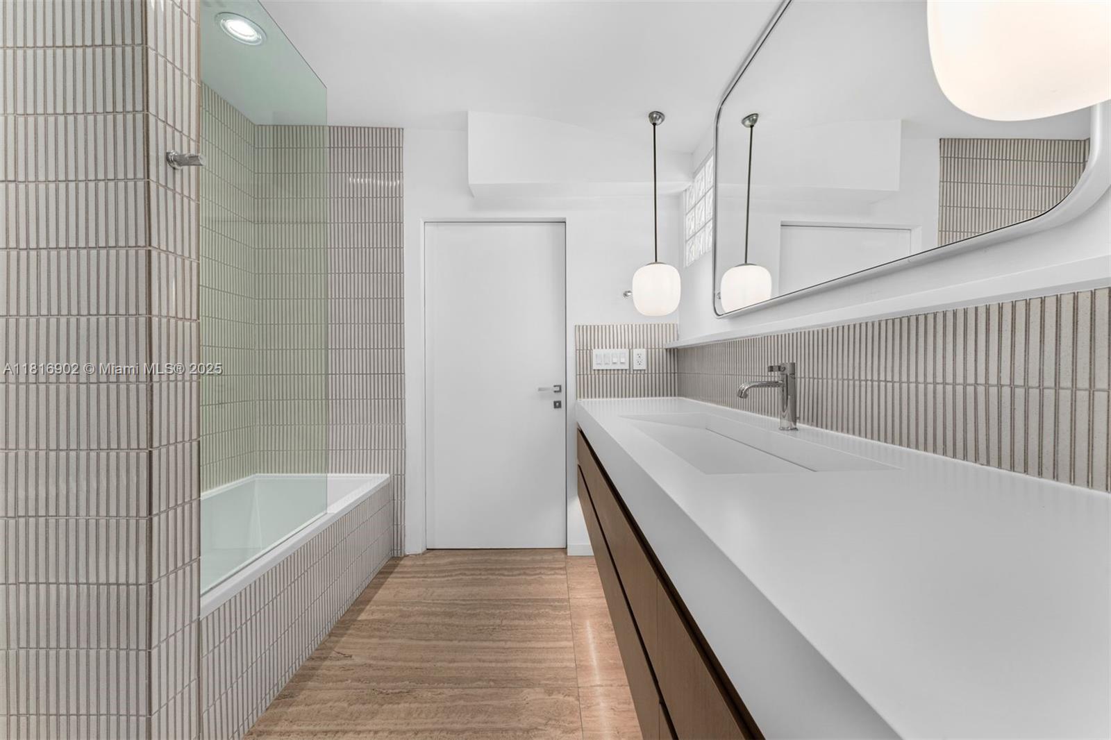 1250 NE 87th St Miami, FL 33138