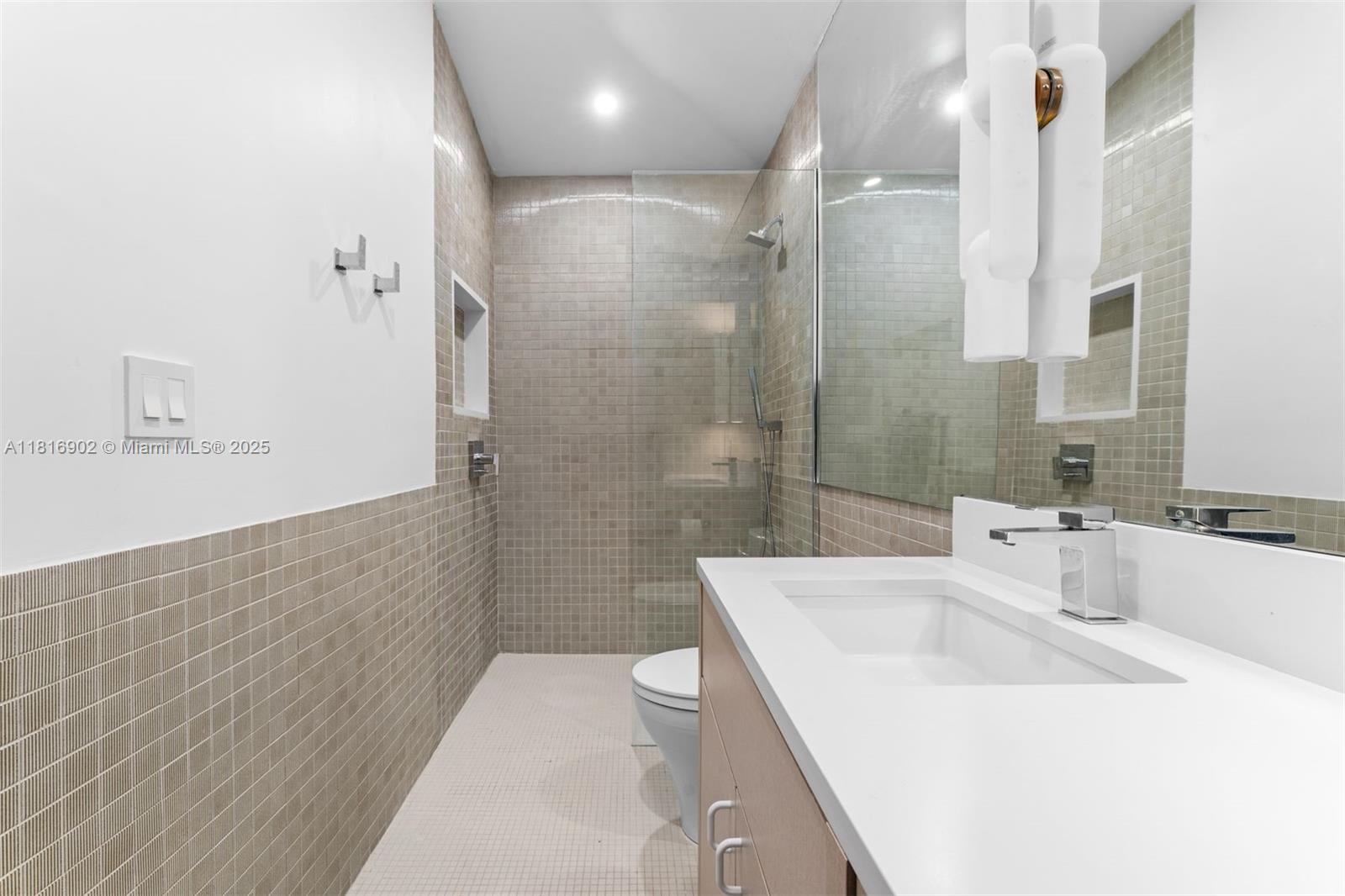 1250 NE 87th St Miami, FL 33138