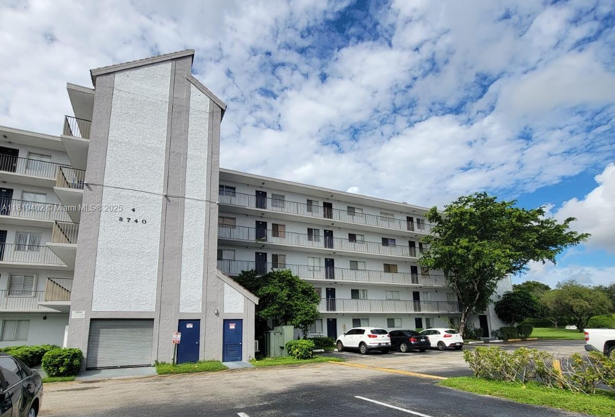 8740 N Sherman Cir #308
