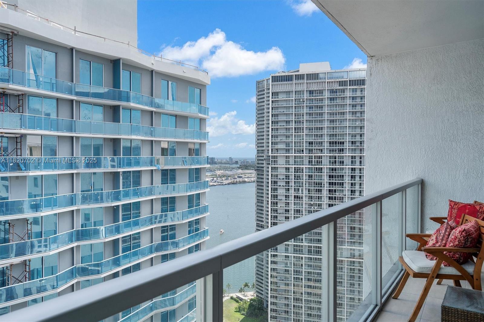 image 500 Brickell West Condo12