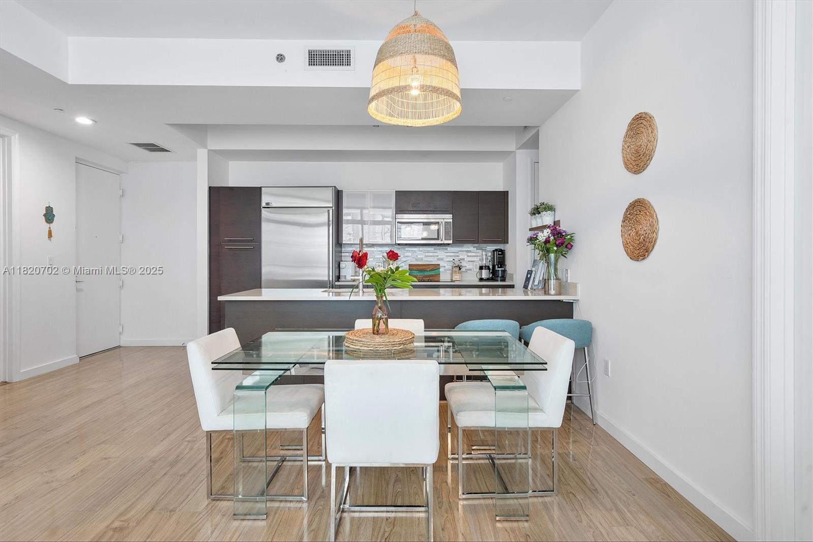 image 500 Brickell West Condo1
