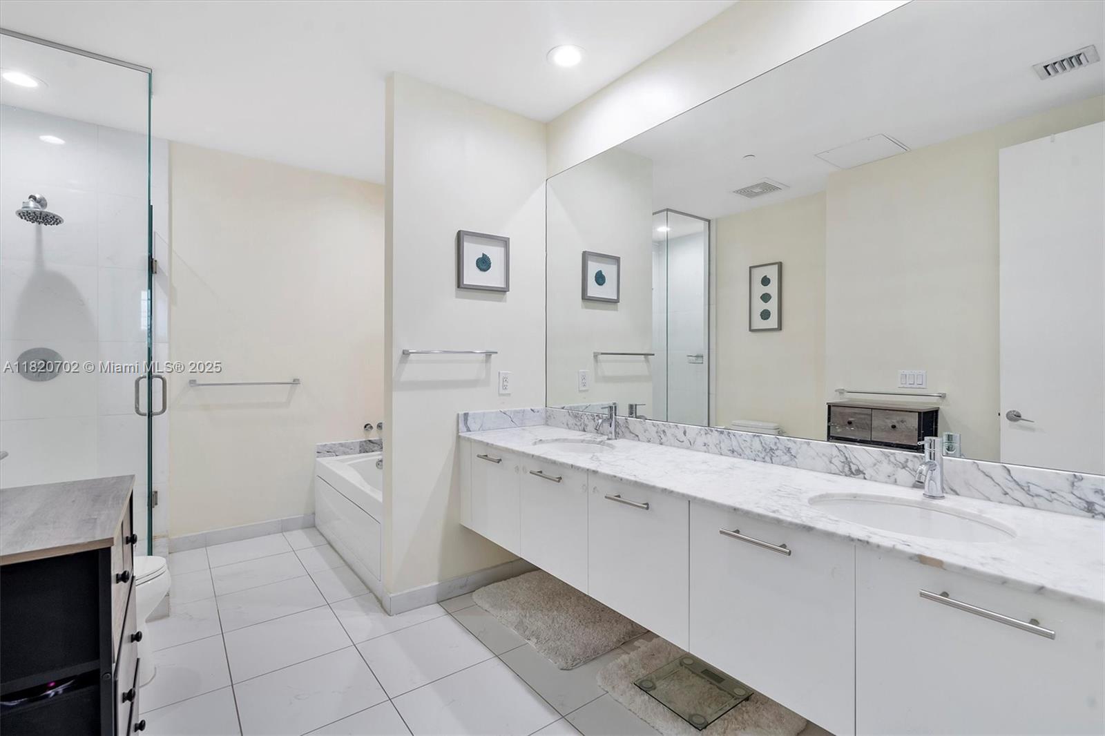 image 500 Brickell West Condo8
