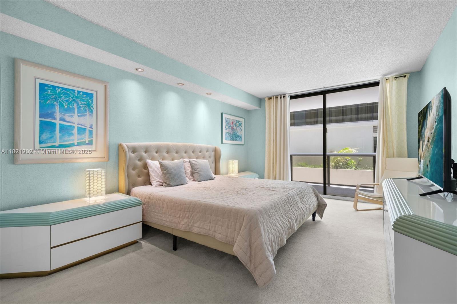 image The Waves Condo11