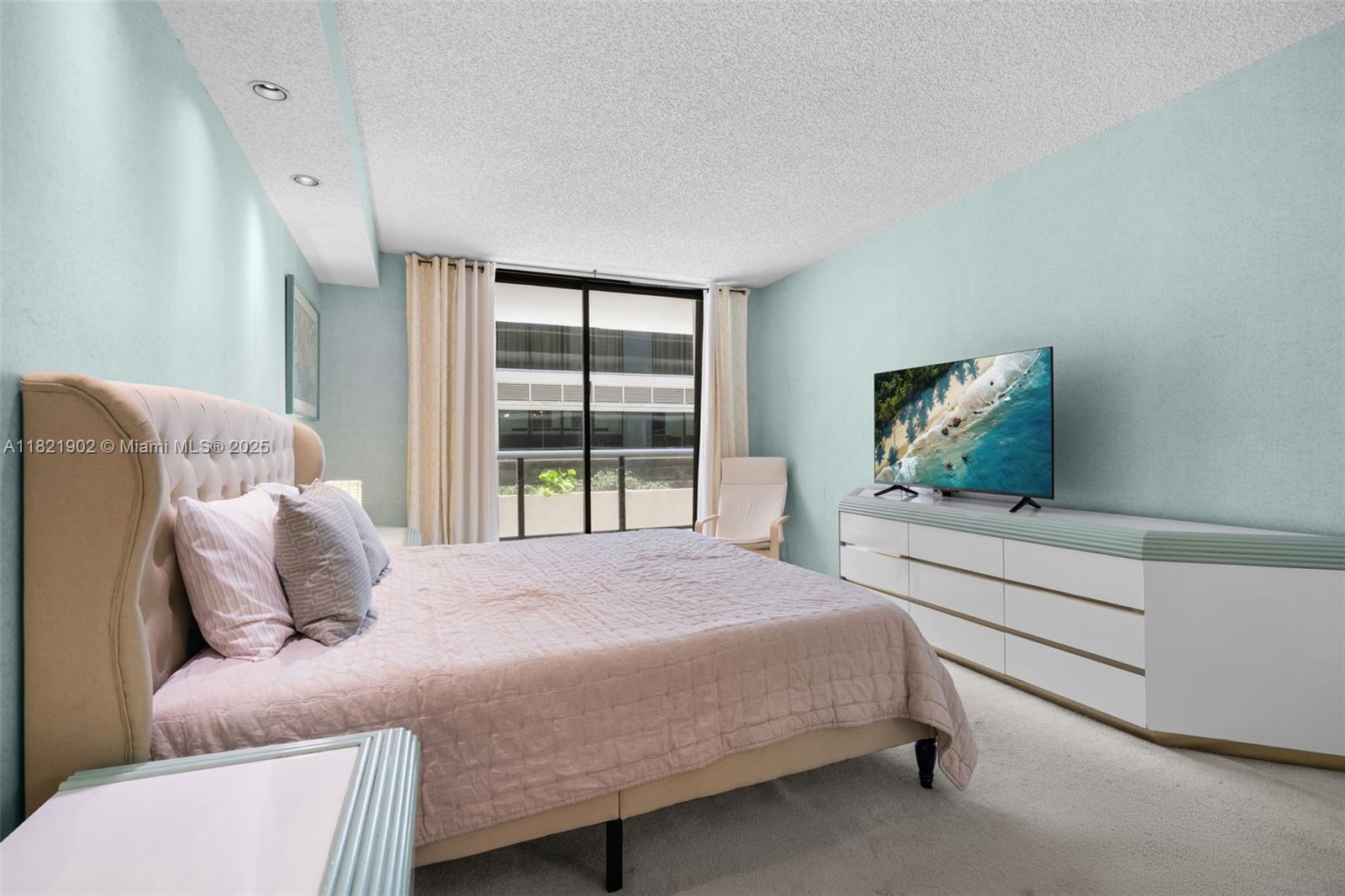 image The Waves Condo12