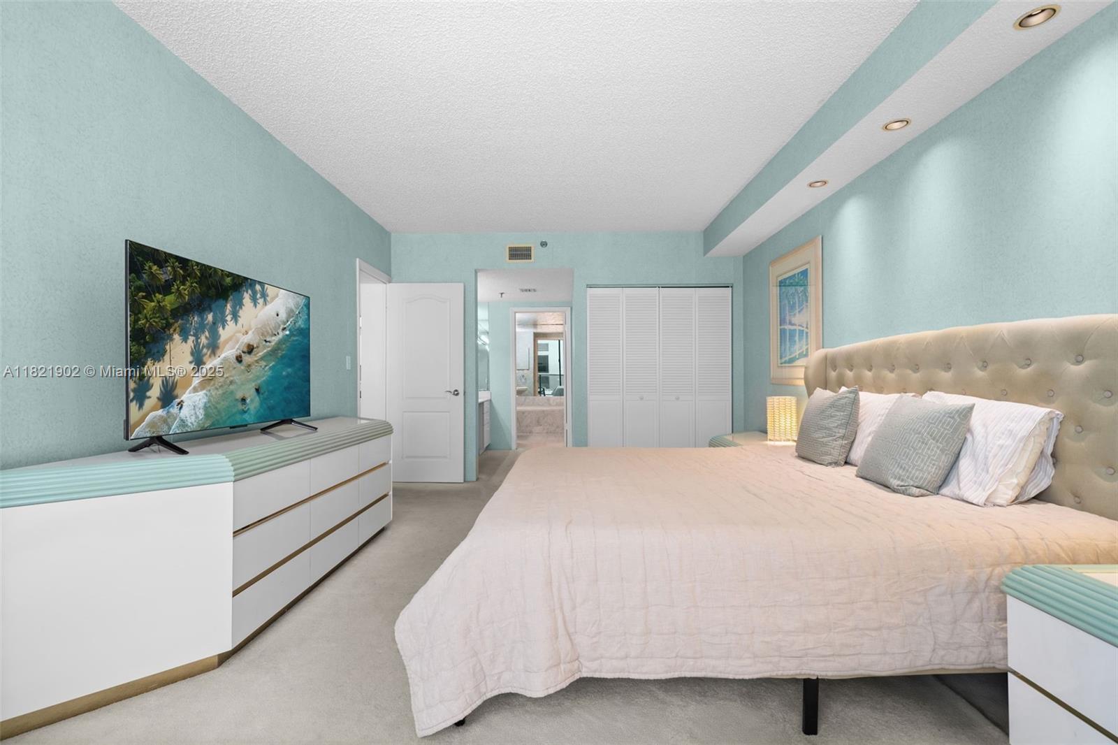 image The Waves Condo13