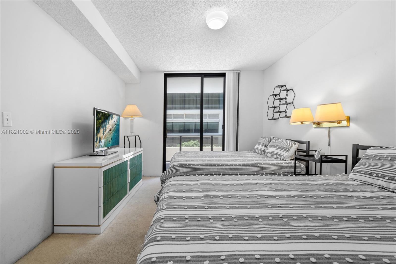 image The Waves Condo20