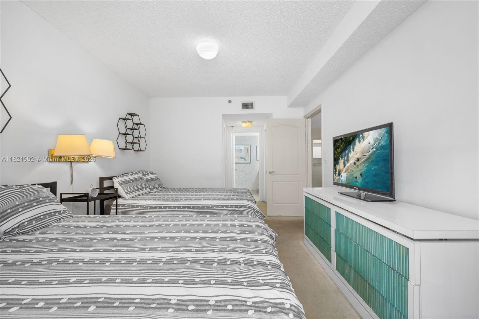 image The Waves Condo21