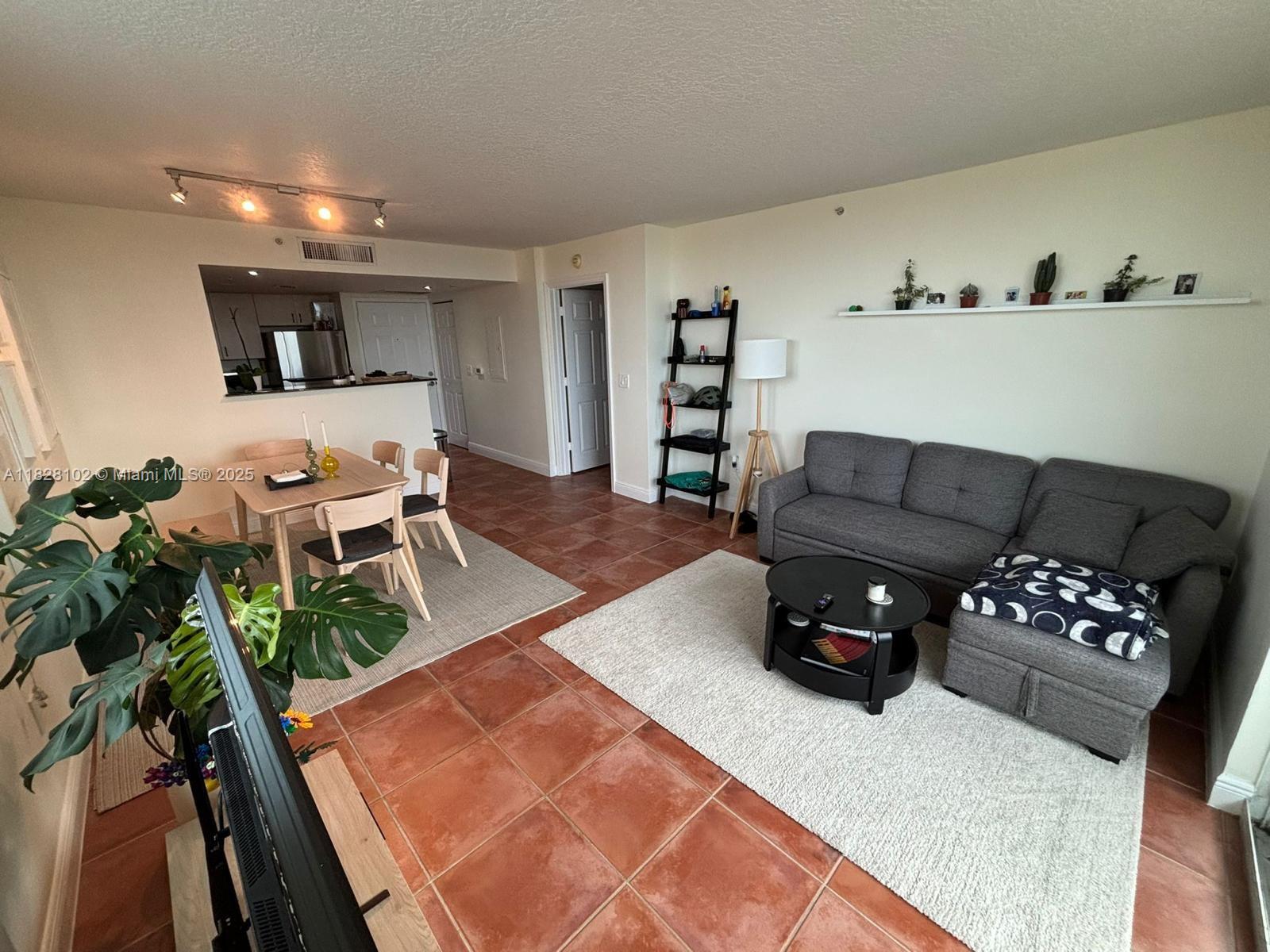 3000 Coral Way #621