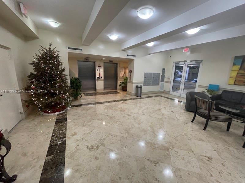 2400 SW 27th Ave #501