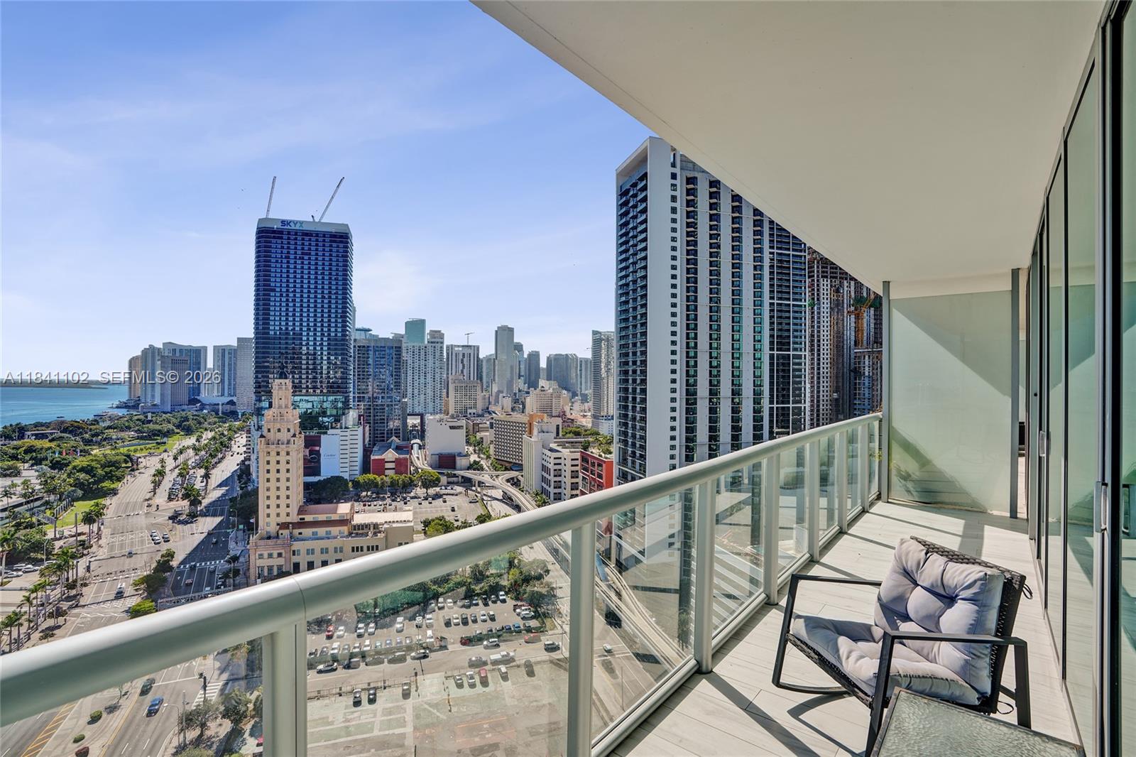 888 Biscayne Blvd #2404 Miami, FL 33132