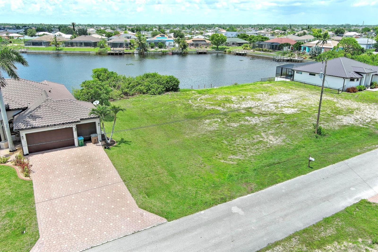 401 NW 24th Ter Cape Coral, FL 33993
