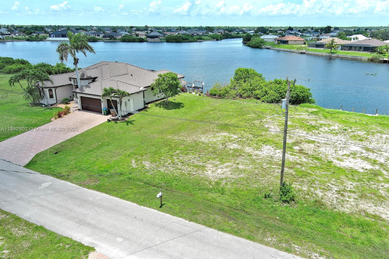 401 NW 24th Ter Cape Coral, FL 33993