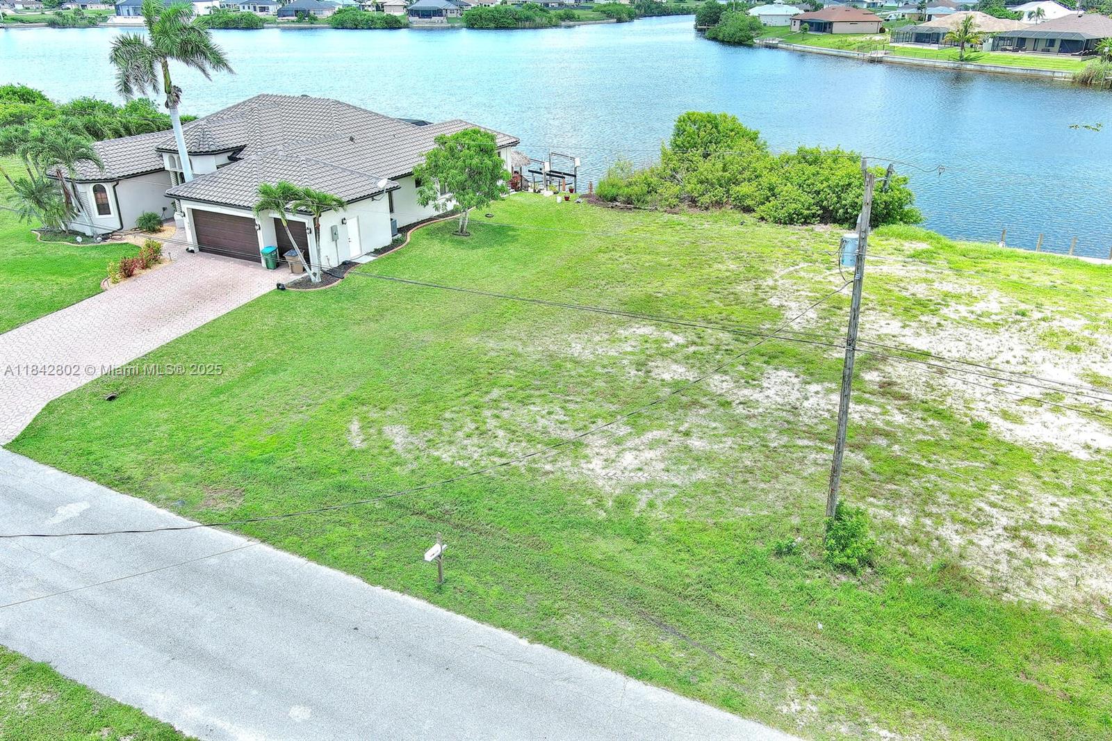 401 NW 24th Ter Cape Coral, FL 33993