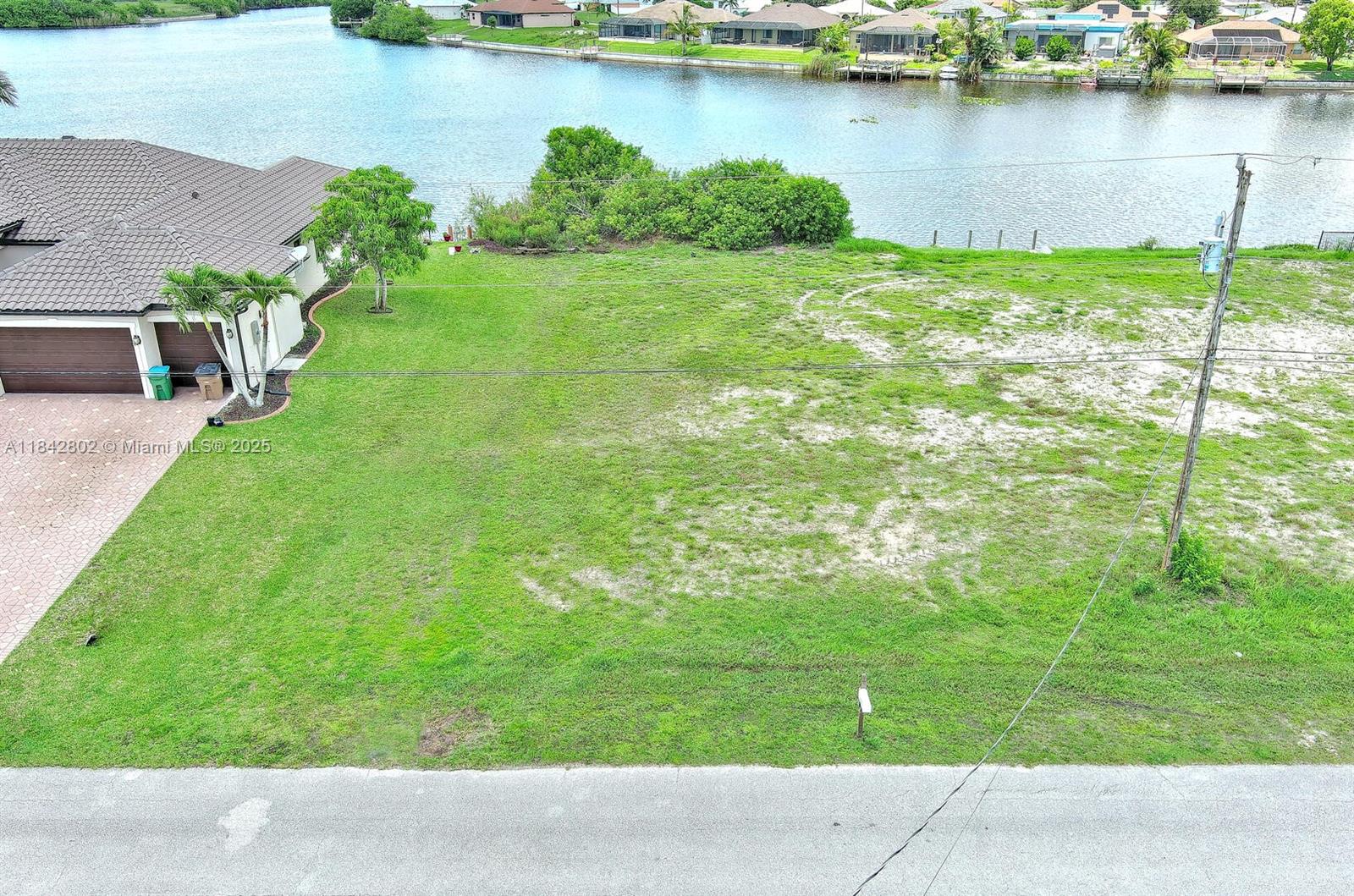 401 NW 24th Ter Cape Coral, FL 33993