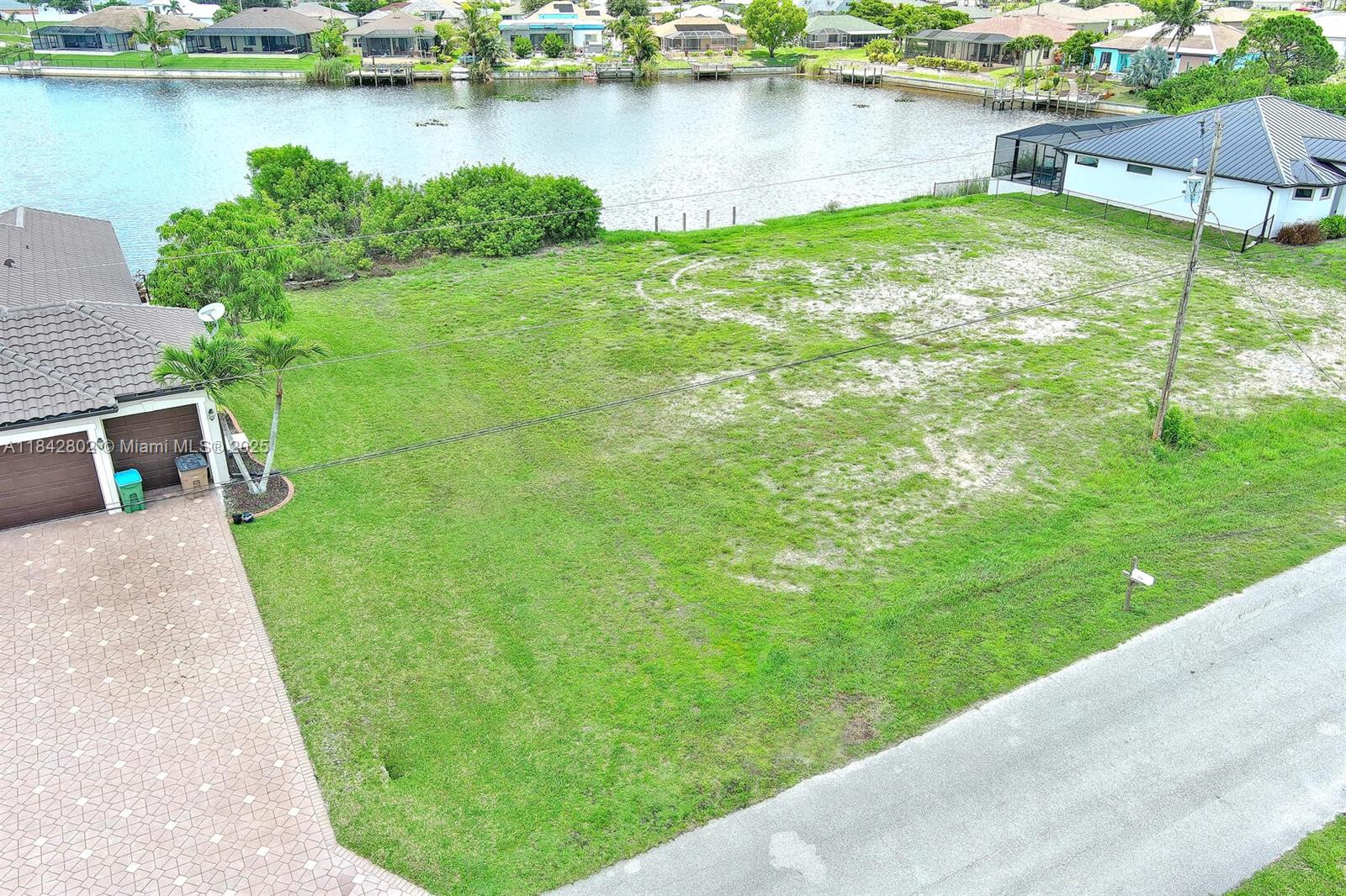 401 NW 24th Ter Cape Coral, FL 33993