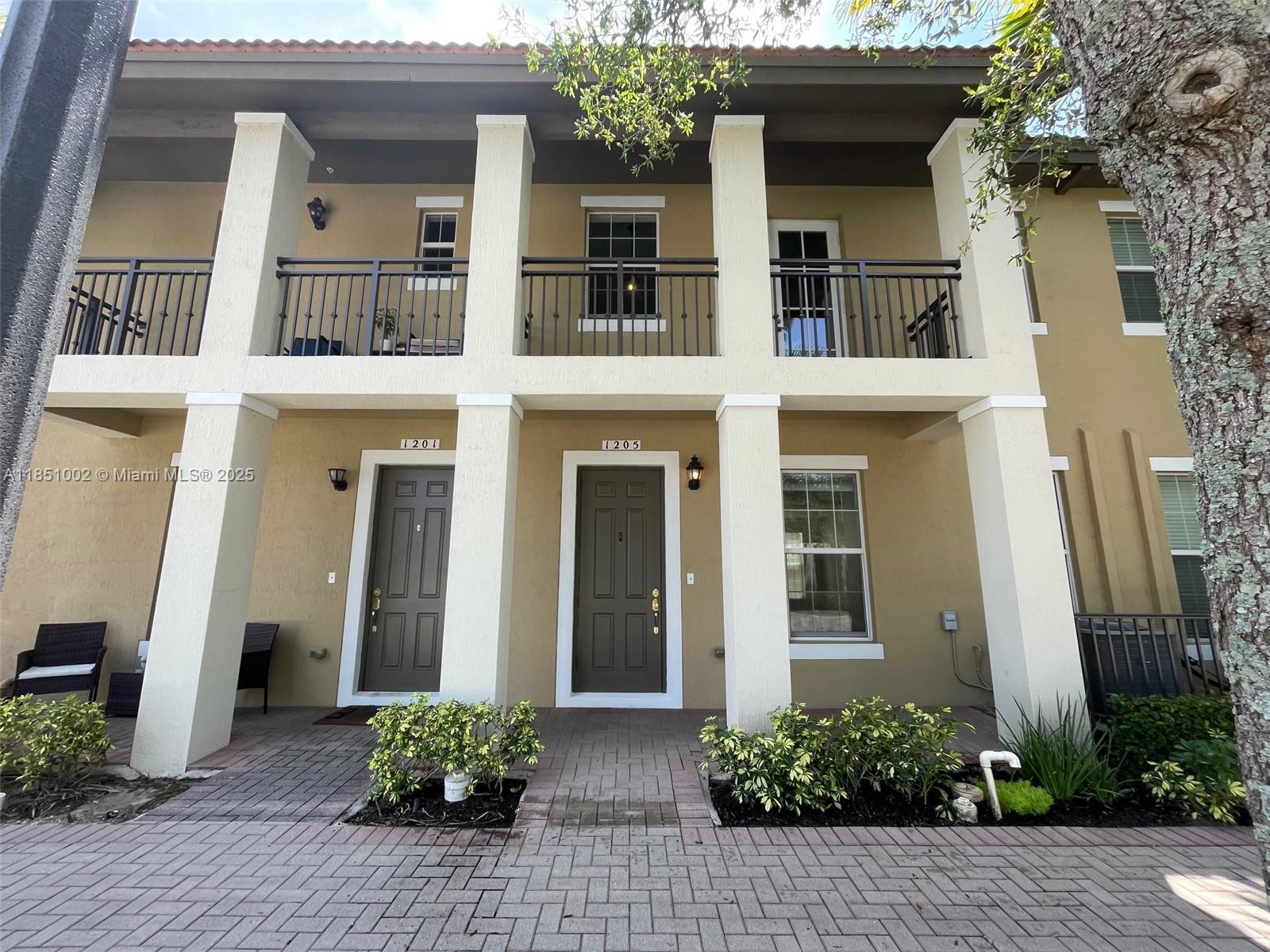 1205 SW 147th Ave