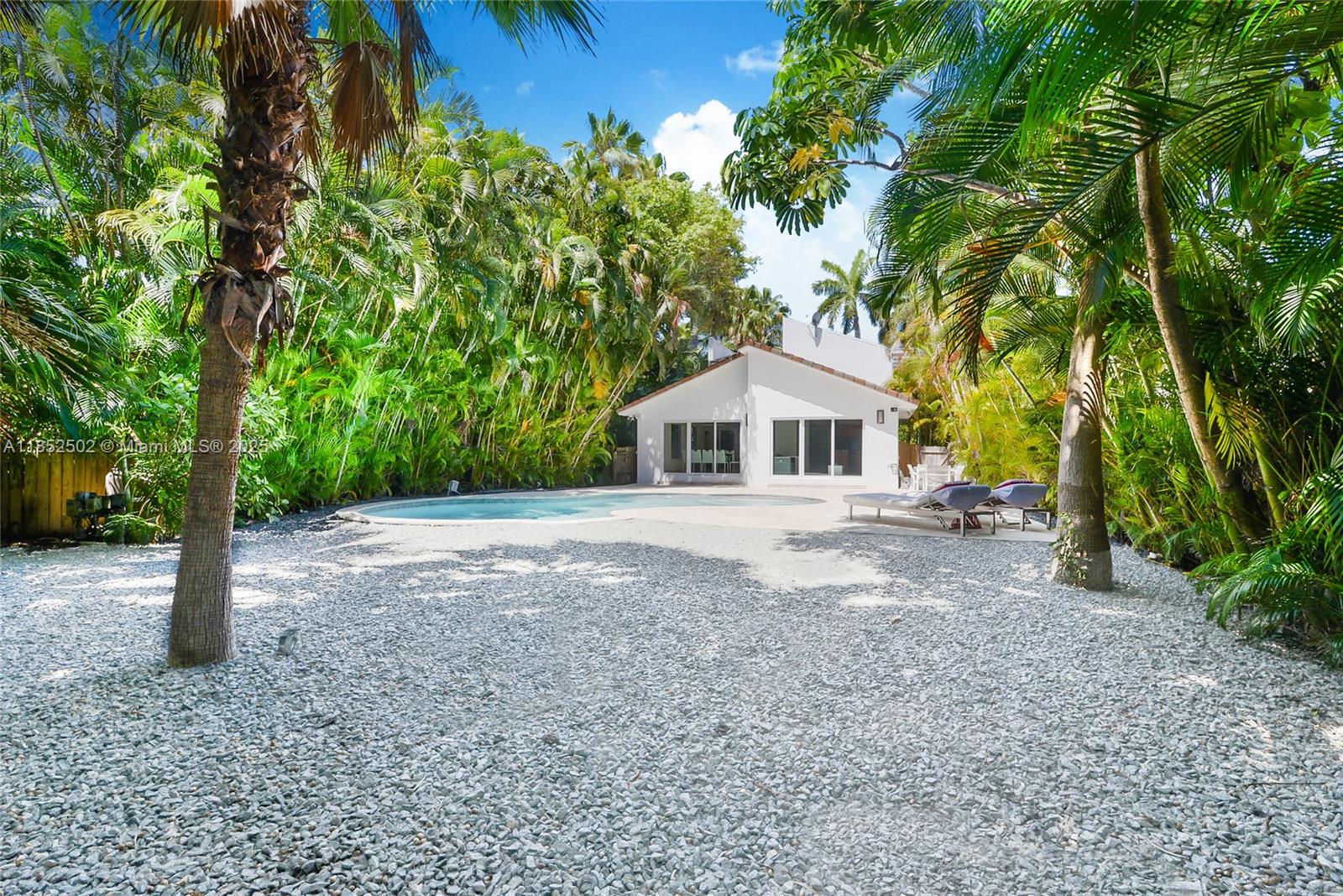 147 Golden Bch Dr Golden Beach, FL 33160