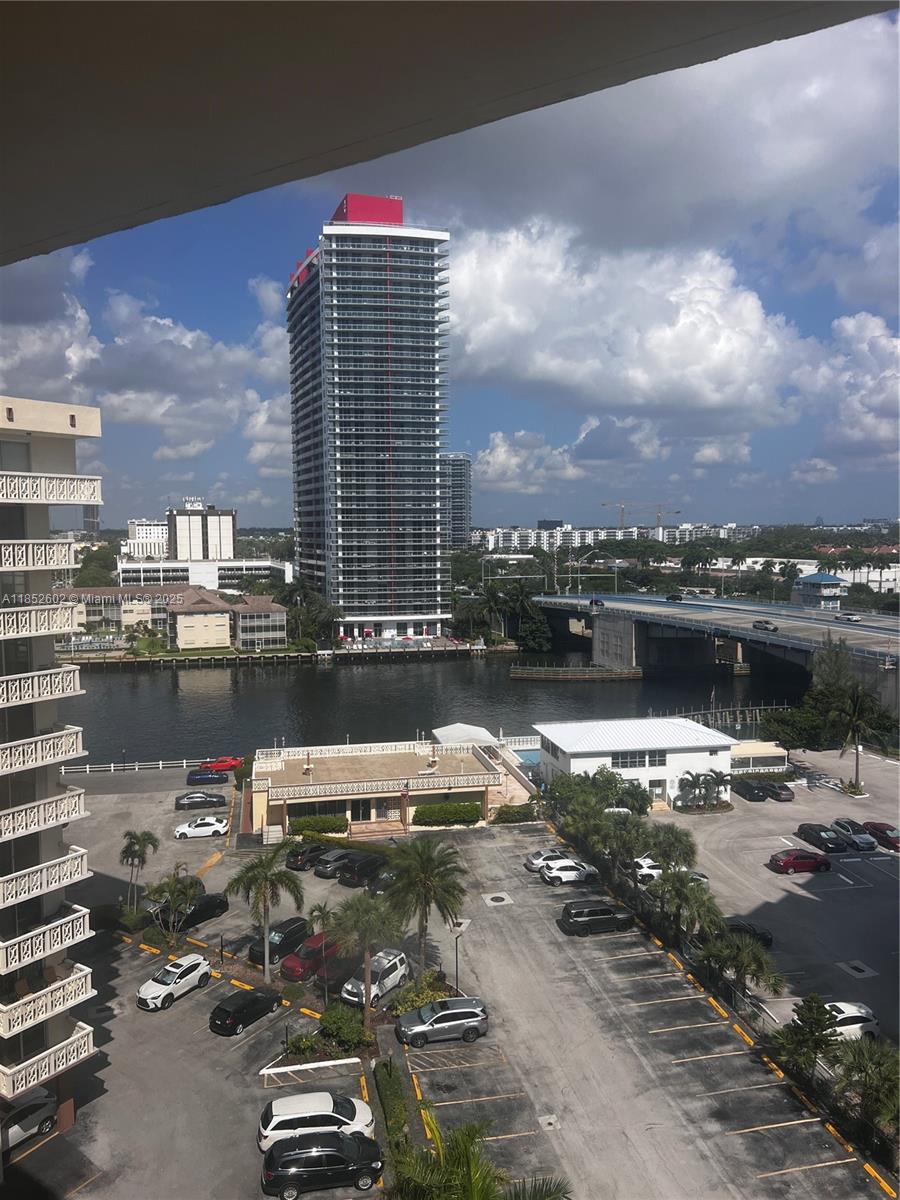 1825 S Ocean Dr #1007