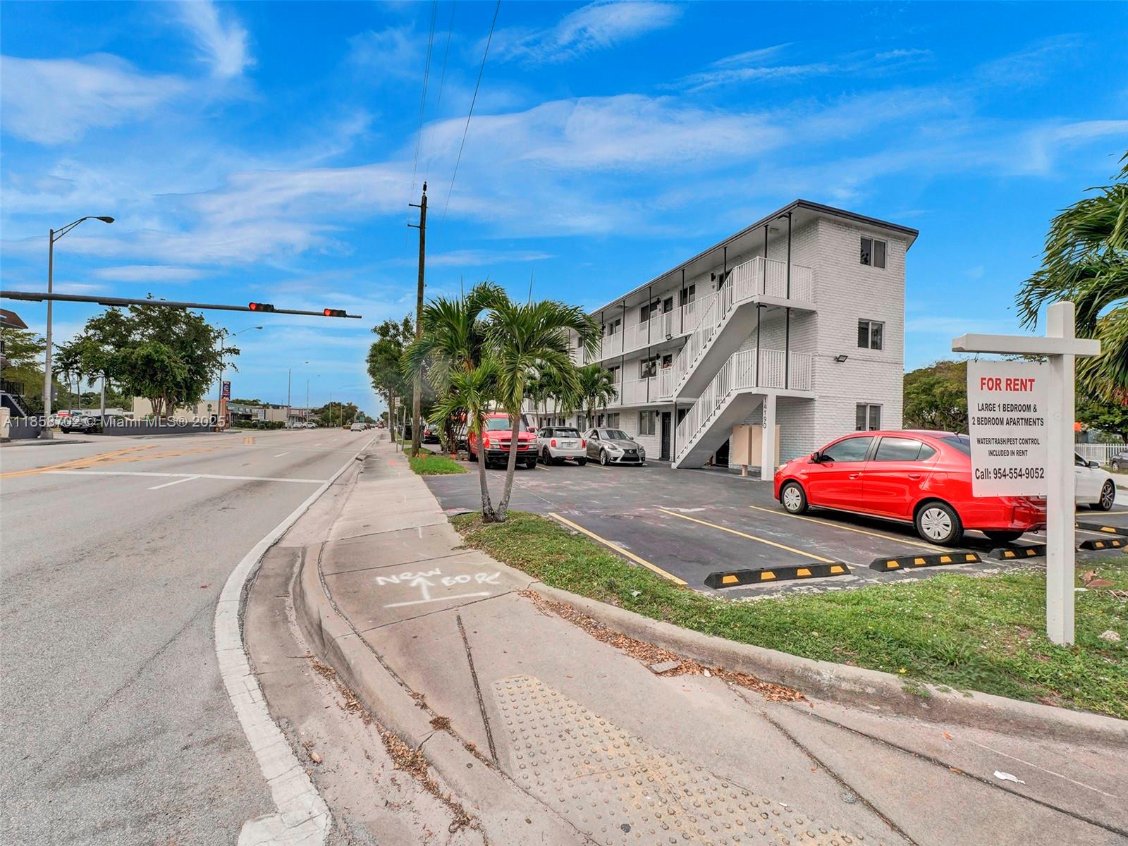 14190 W Dixie Hwy #19