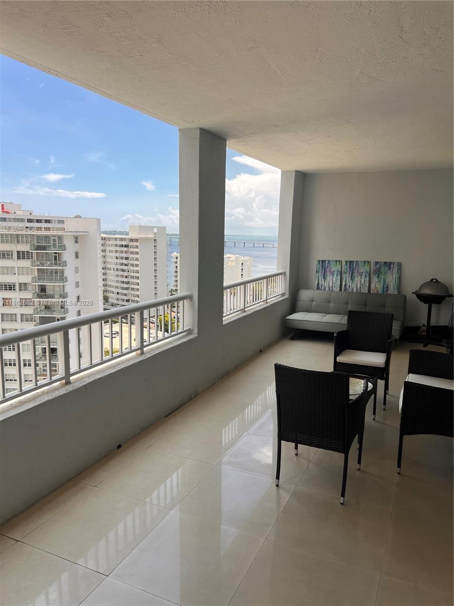 image The Sail Condo25