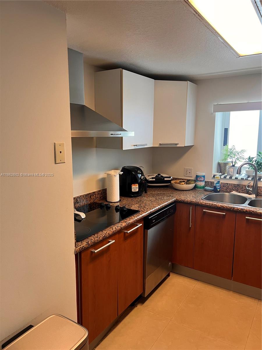image The Sail Condo4