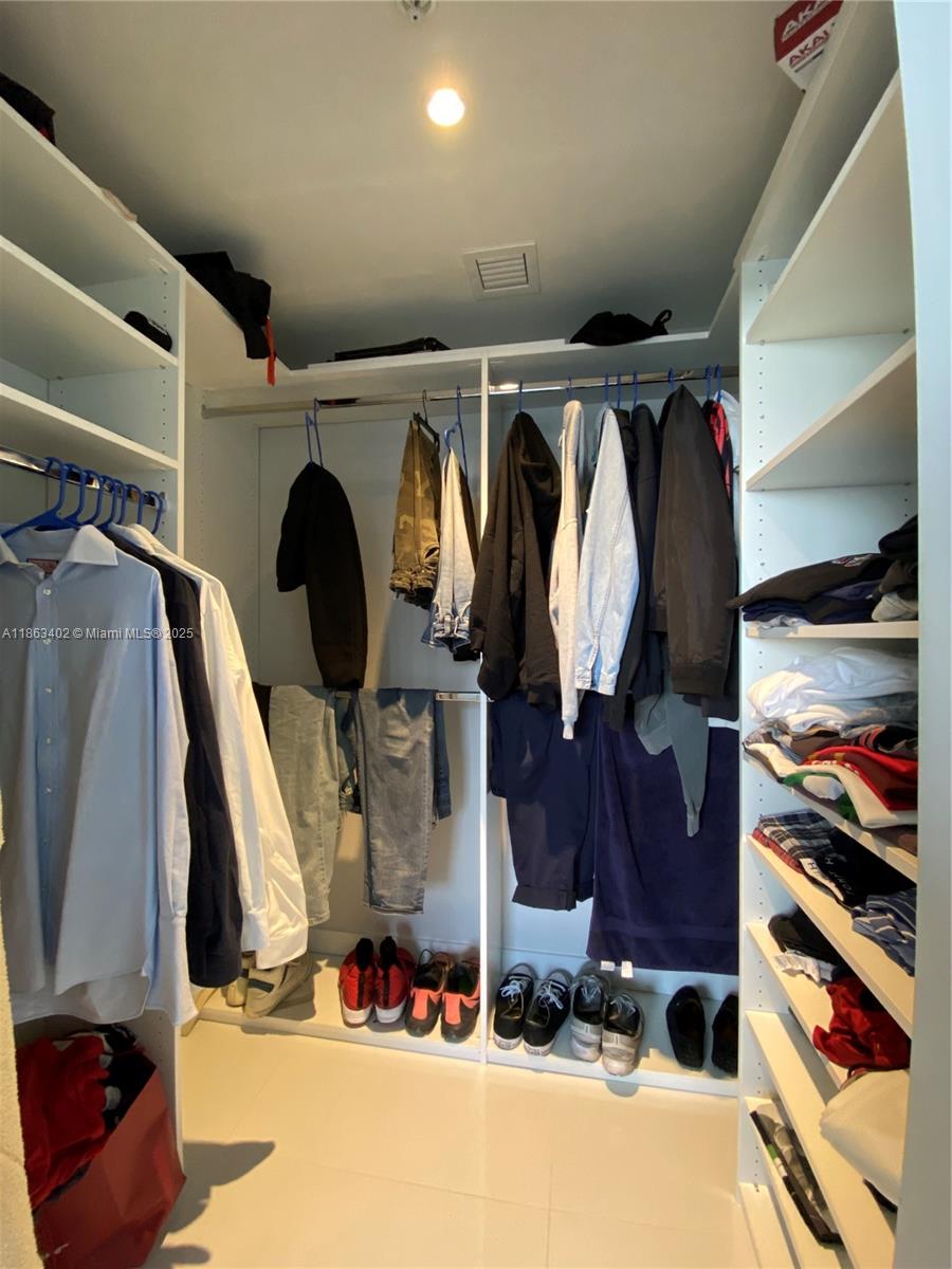 image Brickell Ten12