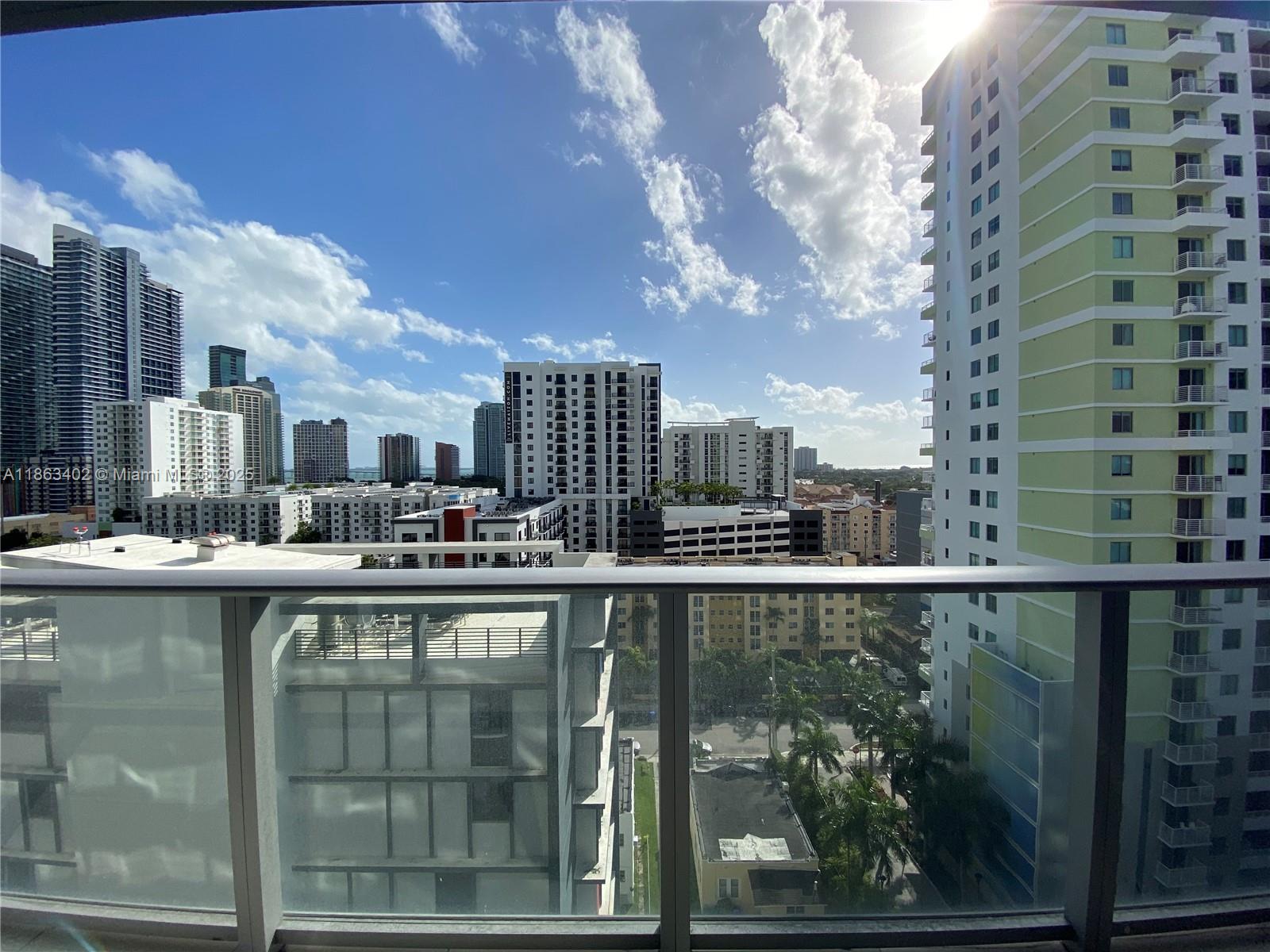 image Brickell Ten1