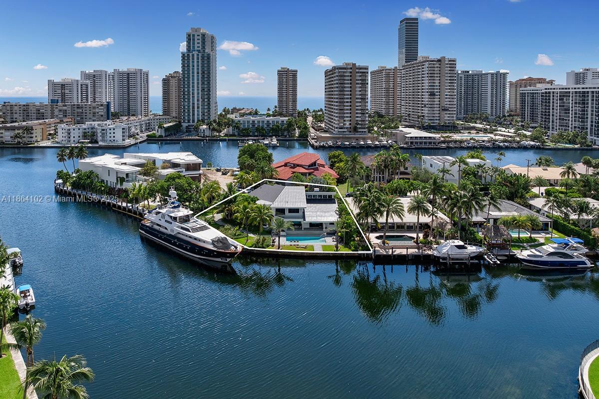 500 Palm Dr