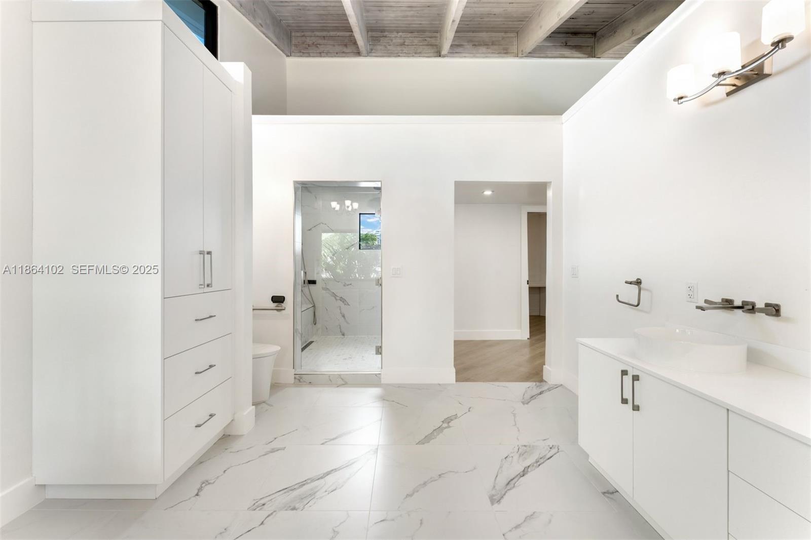 500 Palm Dr Hallandale Beach, FL 33009