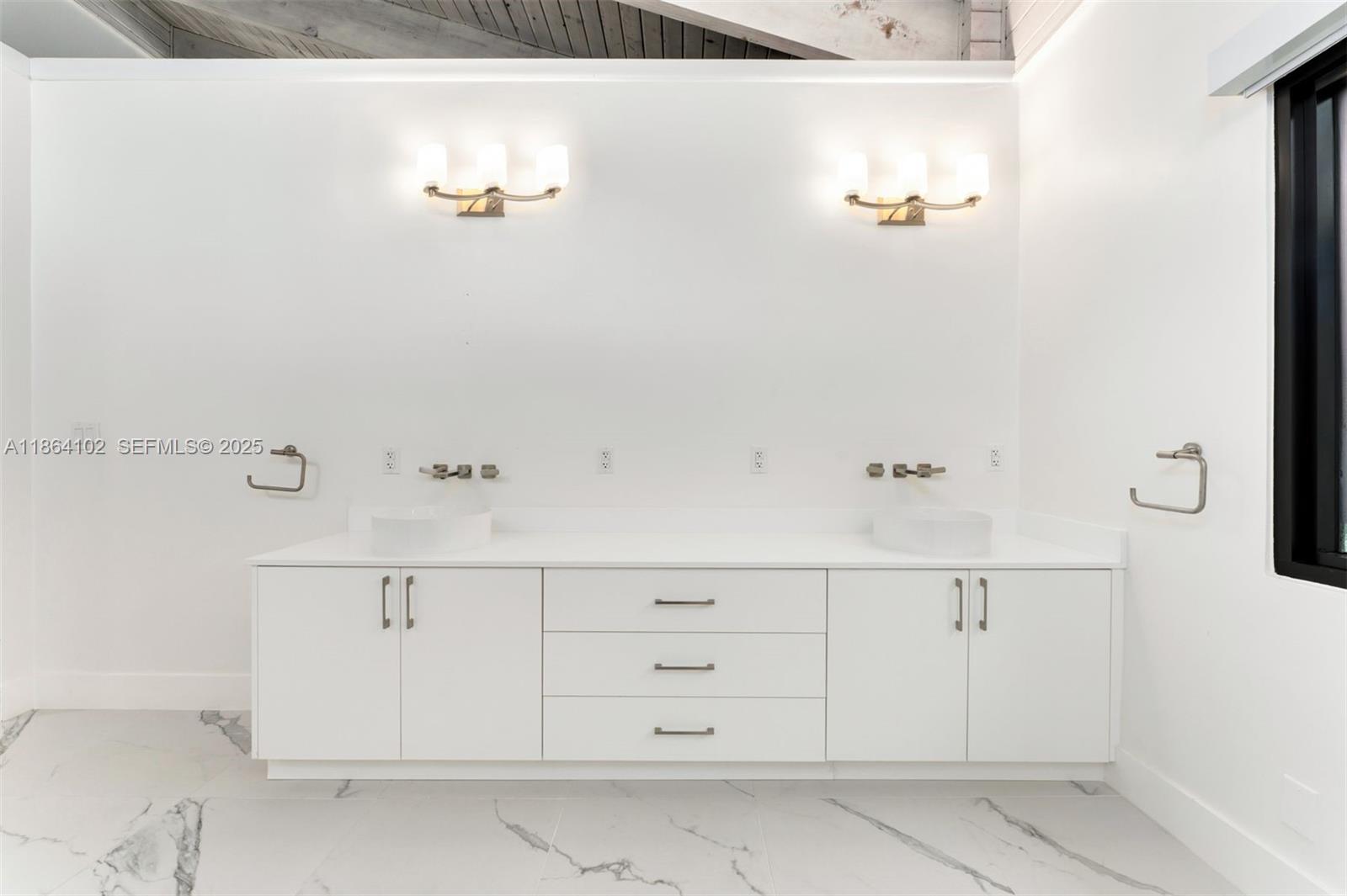 500 Palm Dr Hallandale Beach, FL 33009