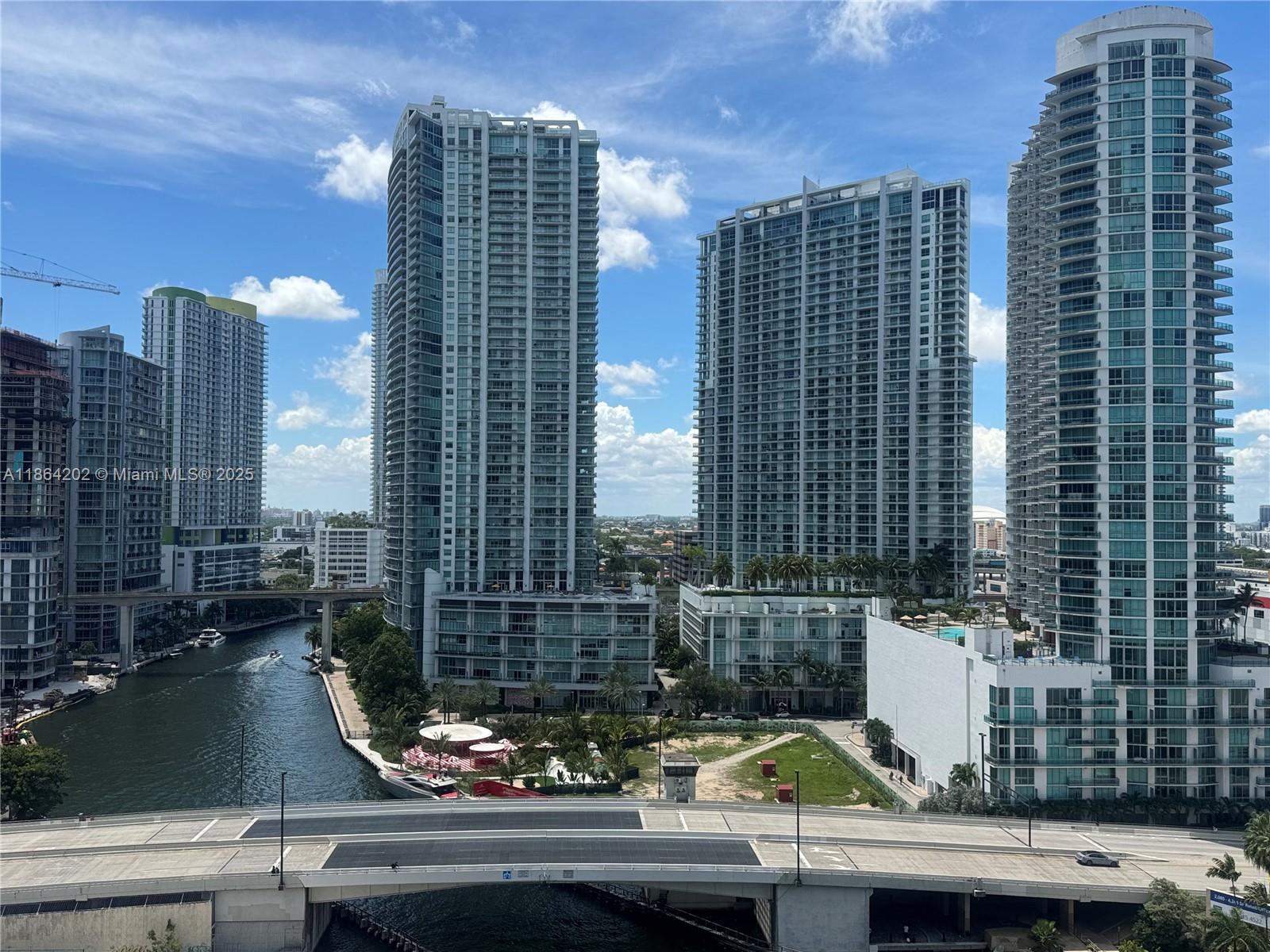 image Brickell On The River14