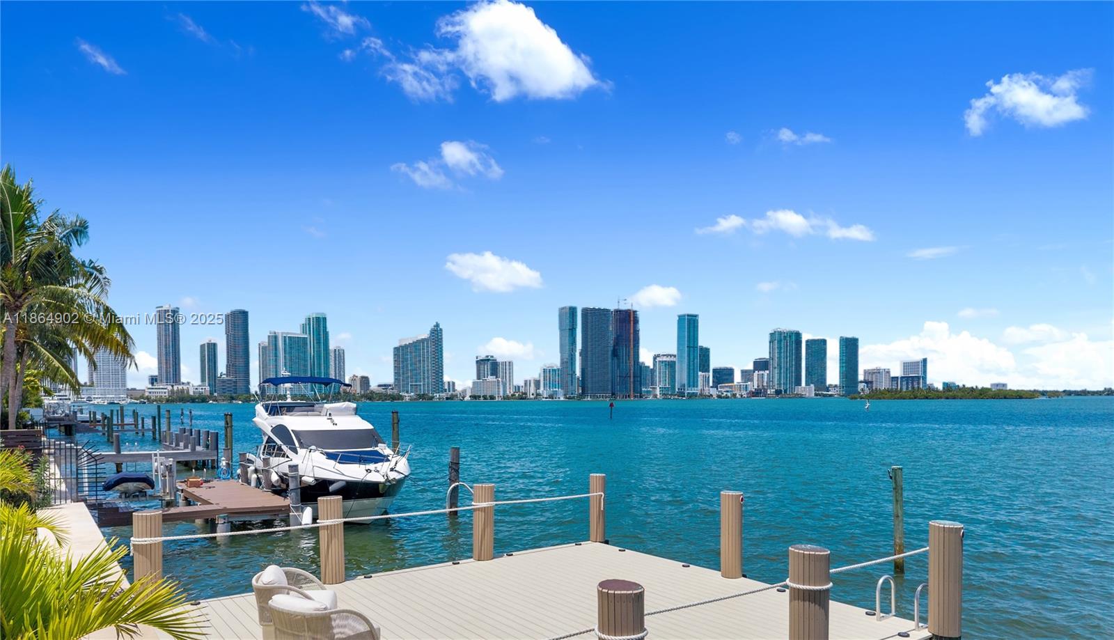 1111 N Venetian Dr