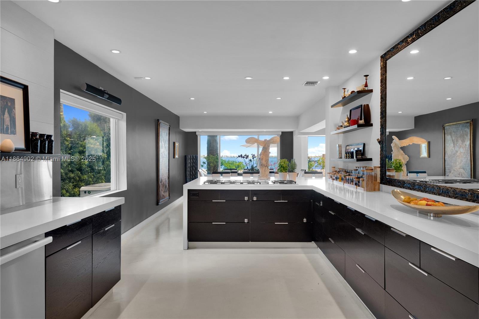 1111 N Venetian Dr Miami, FL 33139 1111 N Venetian Dr Miami, FL 33139