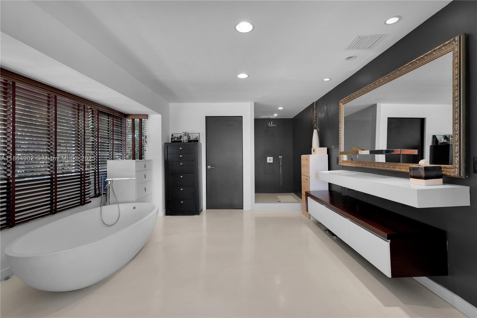 1111 N Venetian Dr Miami, FL 33139 1111 N Venetian Dr Miami, FL 33139