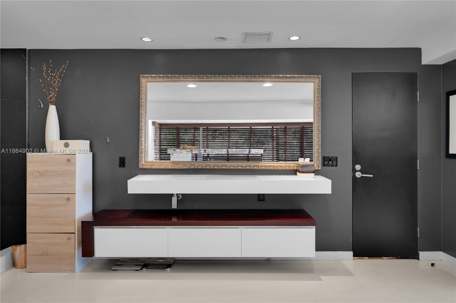 1111 N Venetian Dr Miami, FL 33139 1111 N Venetian Dr Miami, FL 33139