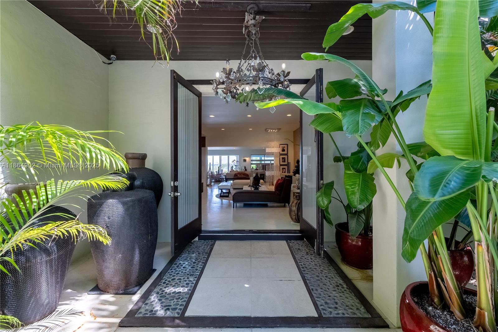 1111 N Venetian Dr Miami, FL 33139 1111 N Venetian Dr Miami, FL 33139