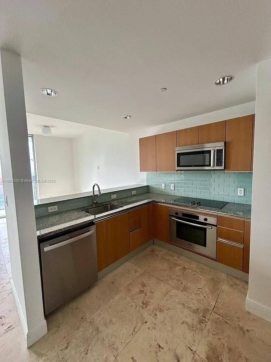 image 1060 Brickell Condo4