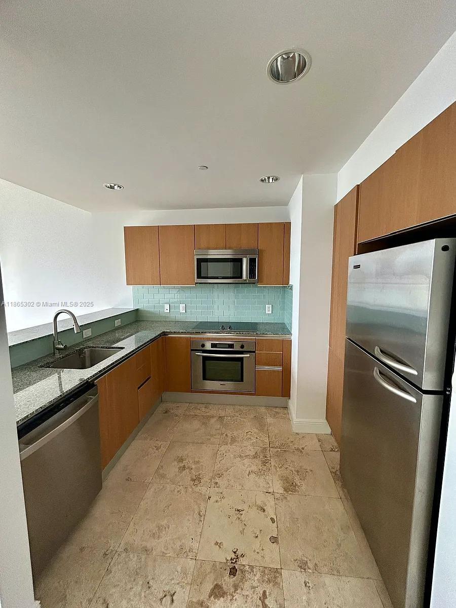 image 1060 Brickell Condo5