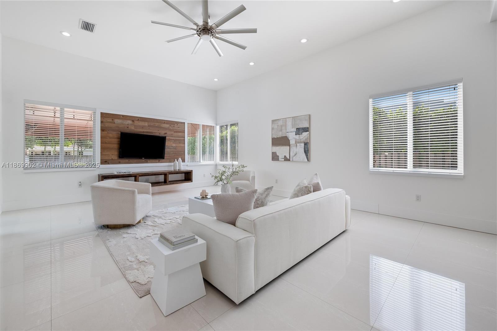 10703 SW 84th Ave Miami, FL 33156