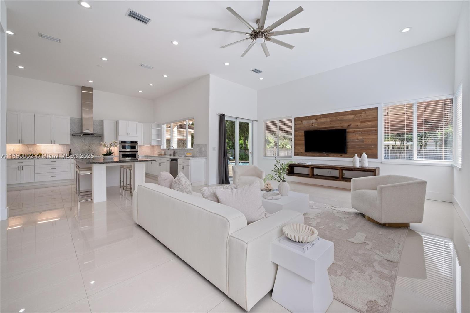 10703 SW 84th Ave Miami, FL 33156