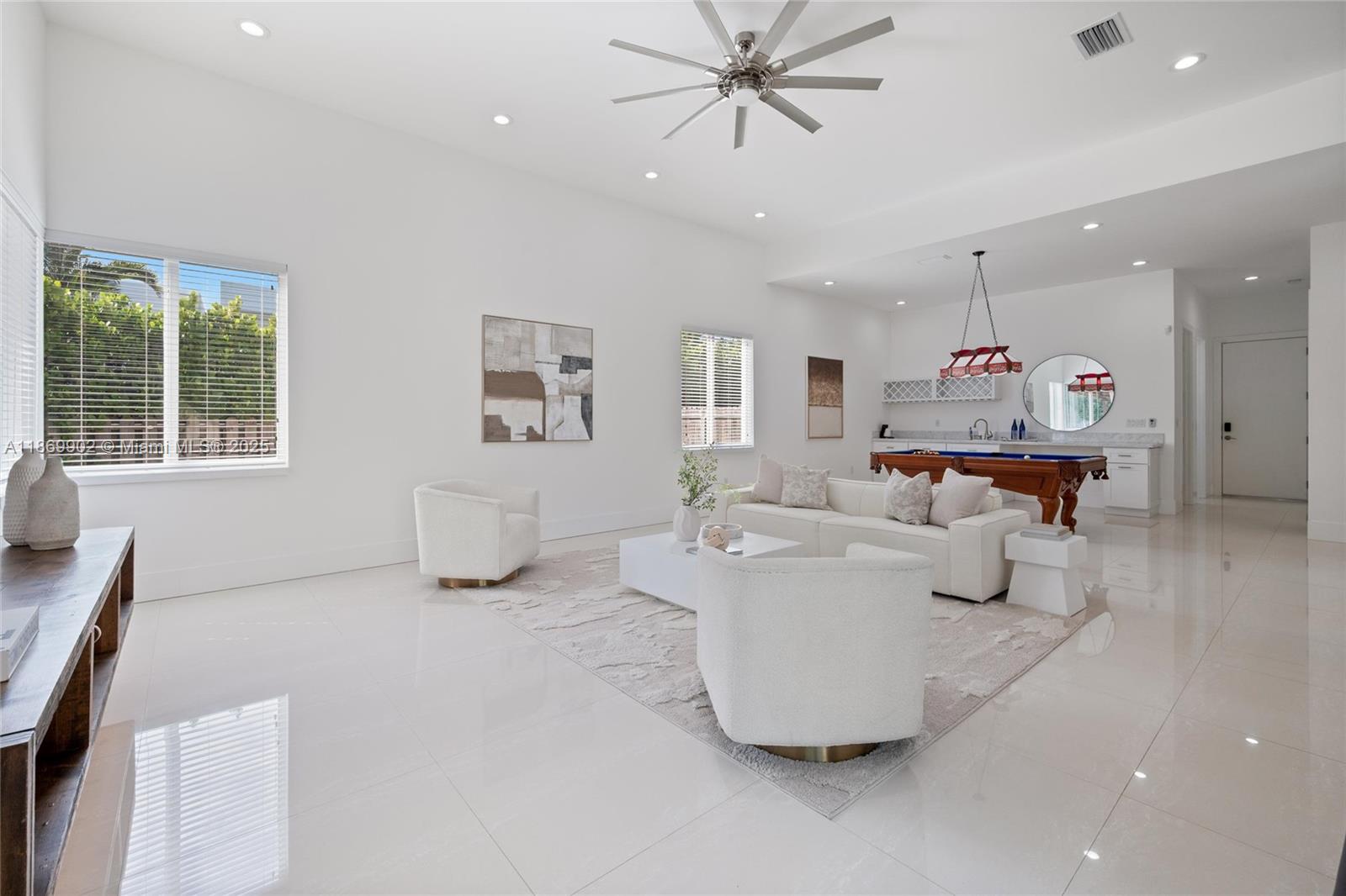 10703 SW 84th Ave Miami, FL 33156