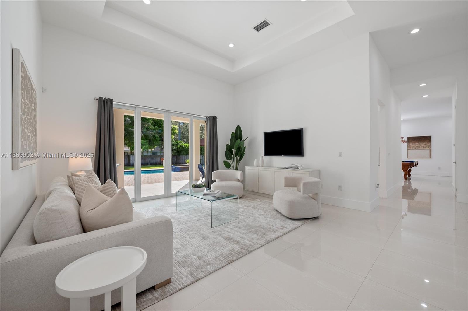 10703 SW 84th Ave Miami, FL 33156