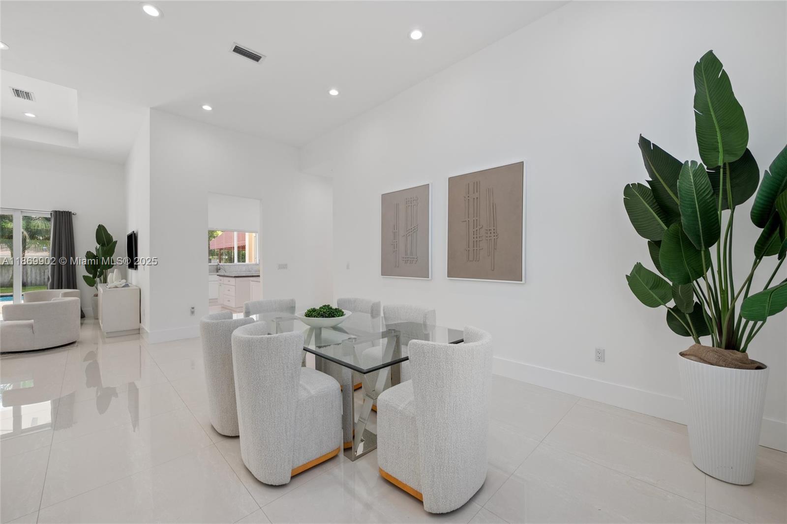 10703 SW 84th Ave Miami, FL 33156