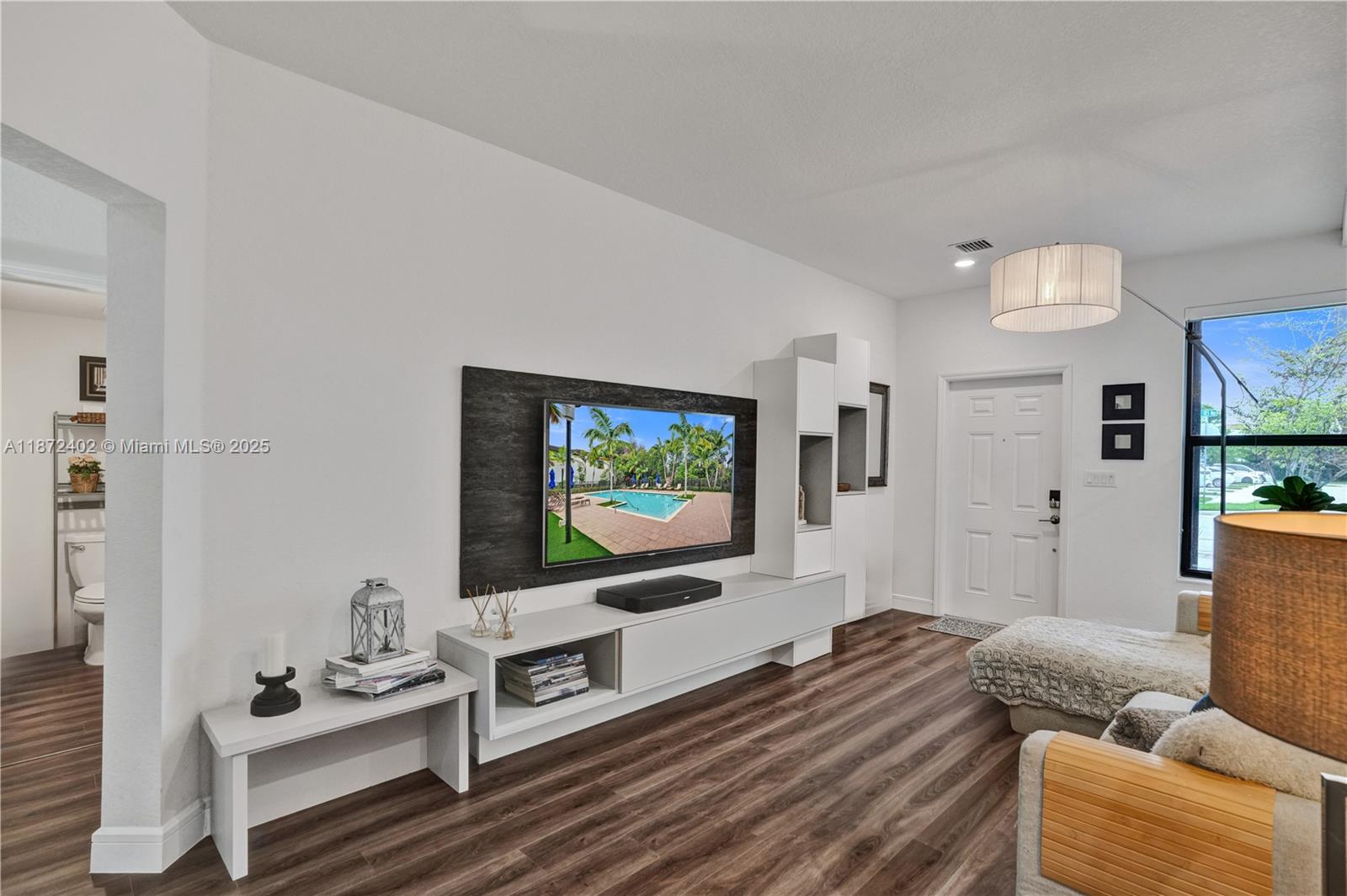 136 SW 185th Way Pembroke Pines, FL 33029