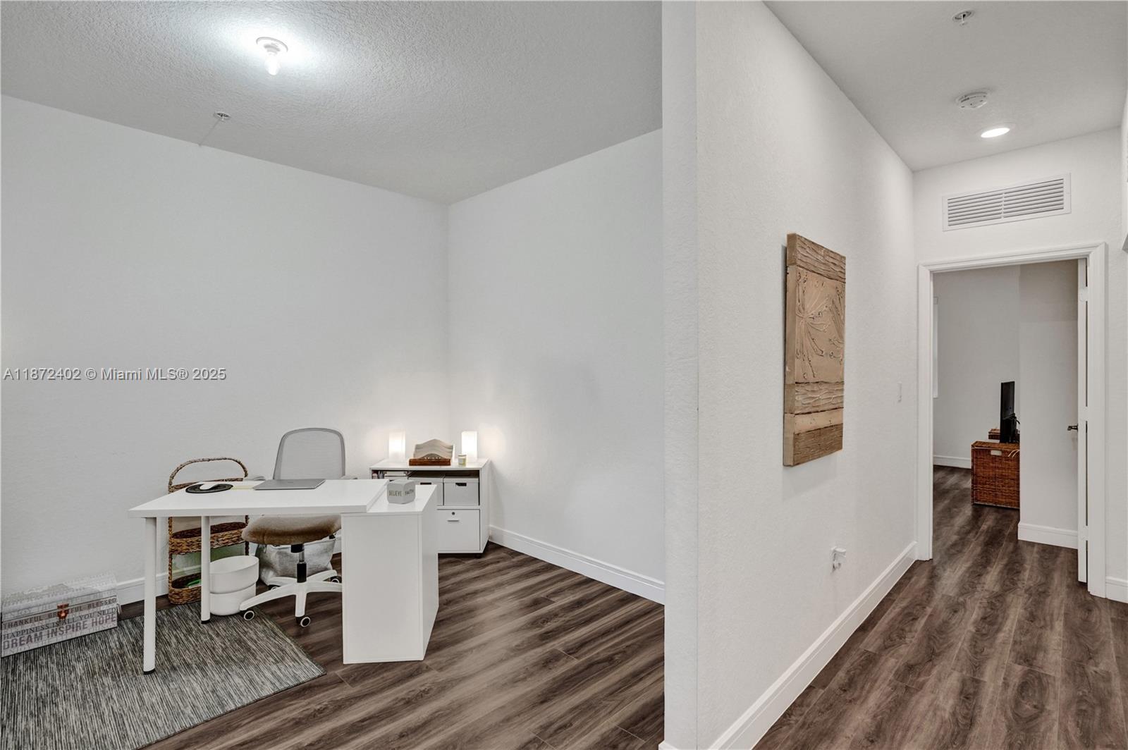 136 SW 185th Way Pembroke Pines, FL 33029