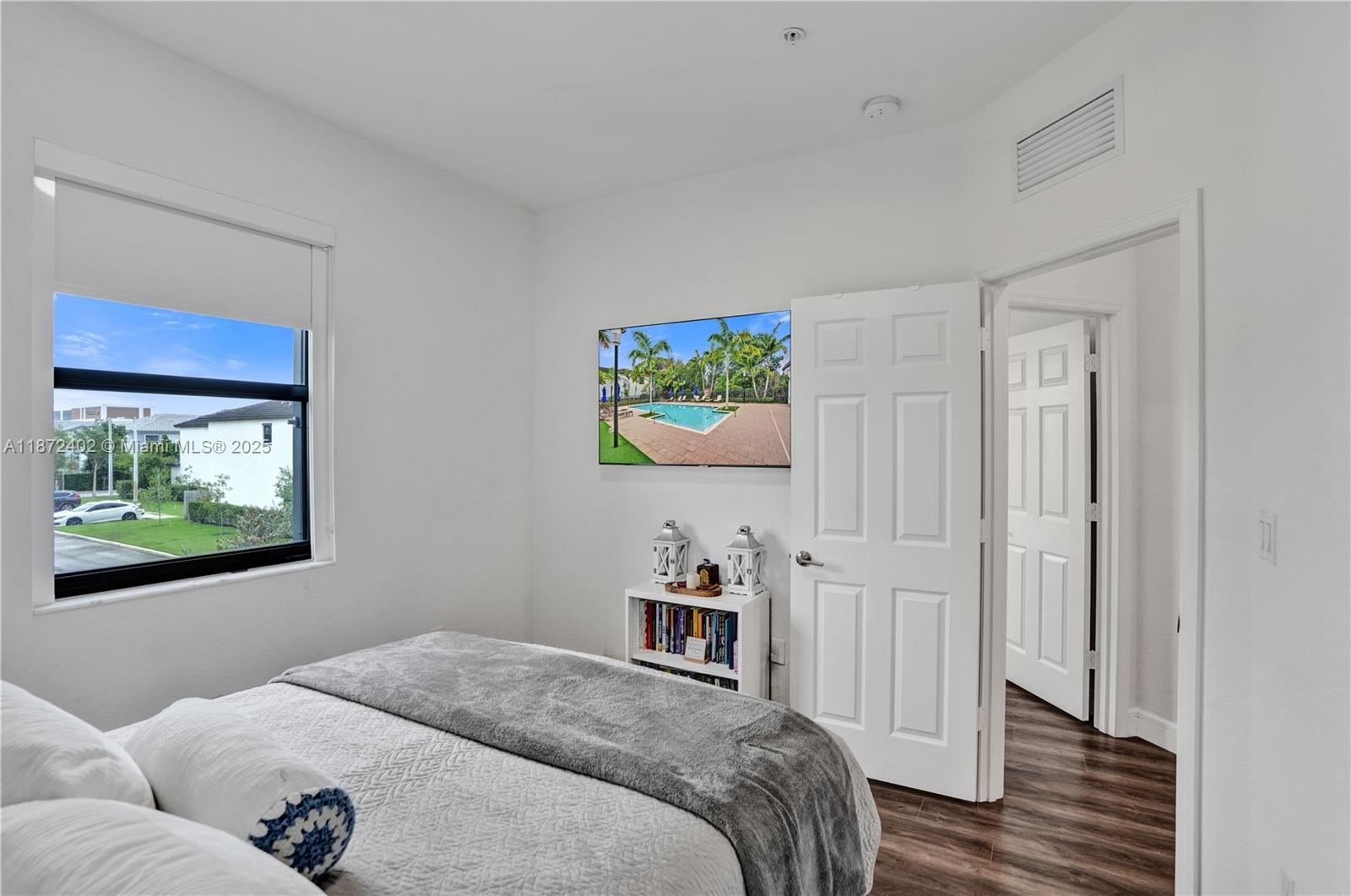 136 SW 185th Way Pembroke Pines, FL 33029